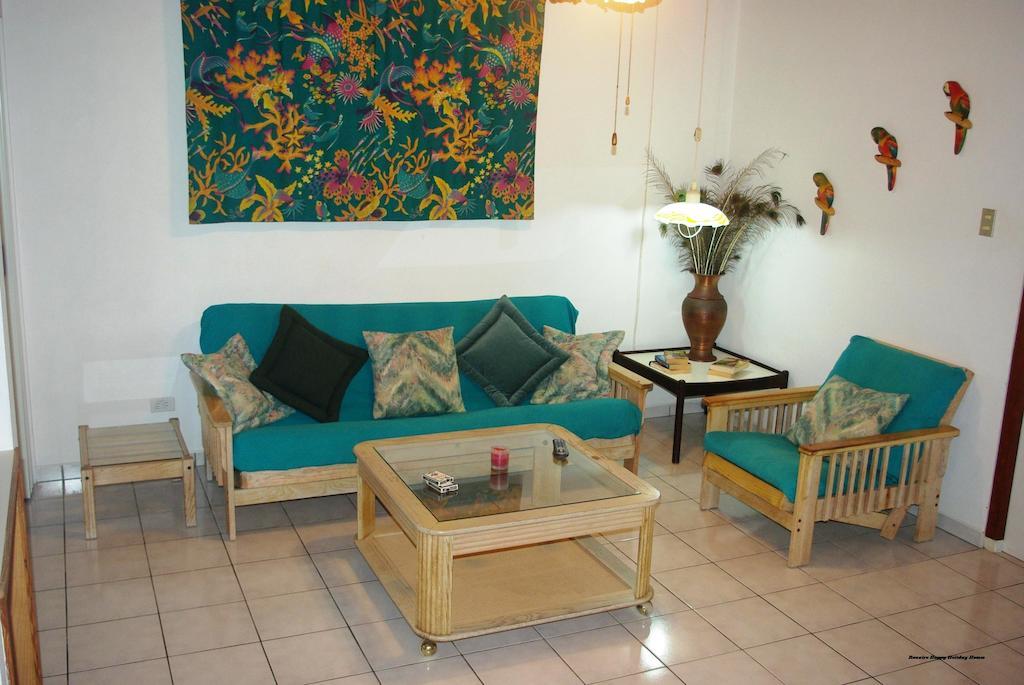 Happy Holiday Homes Kralendijk  Room photo