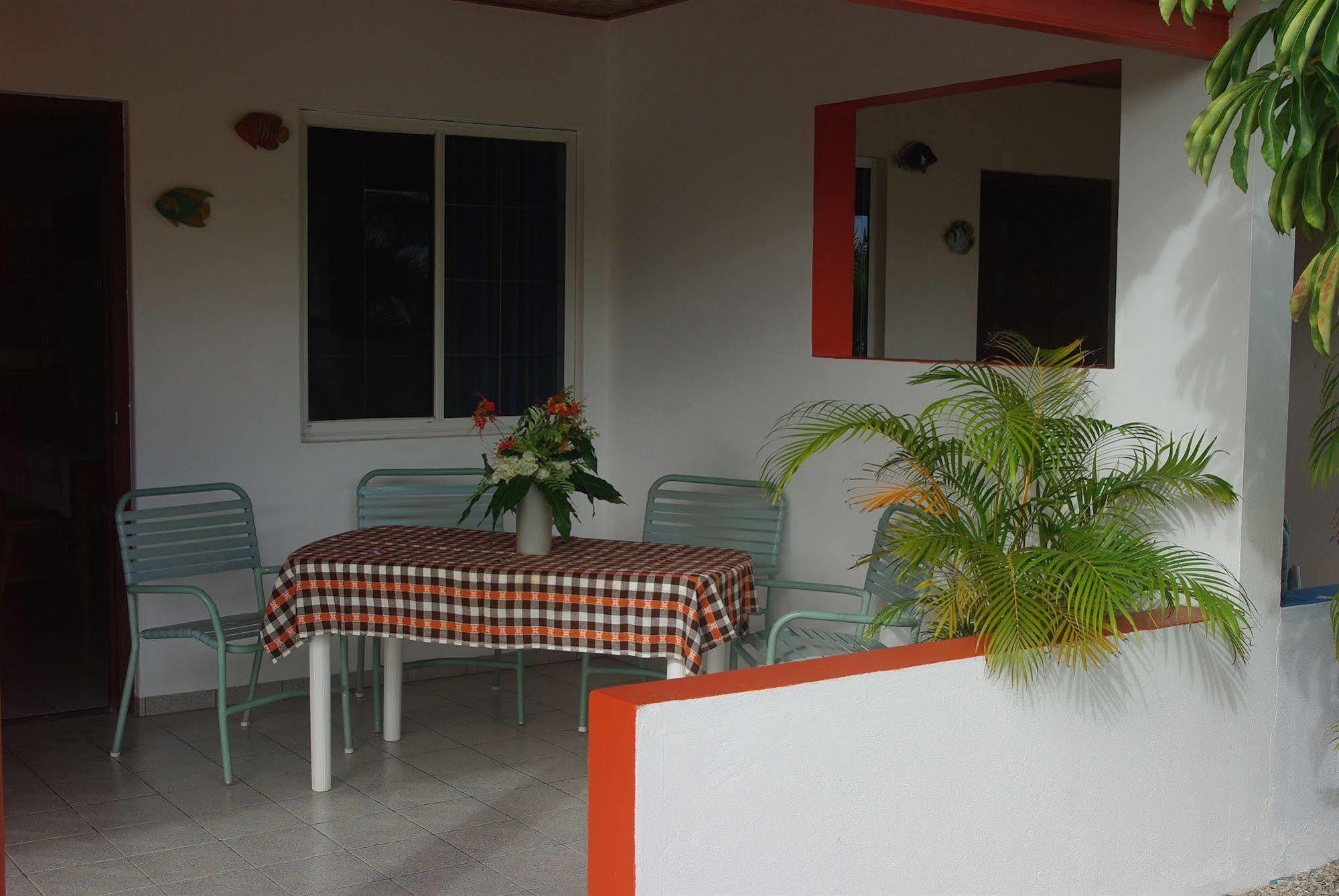 Happy Holiday Homes Kralendijk  Exterior photo